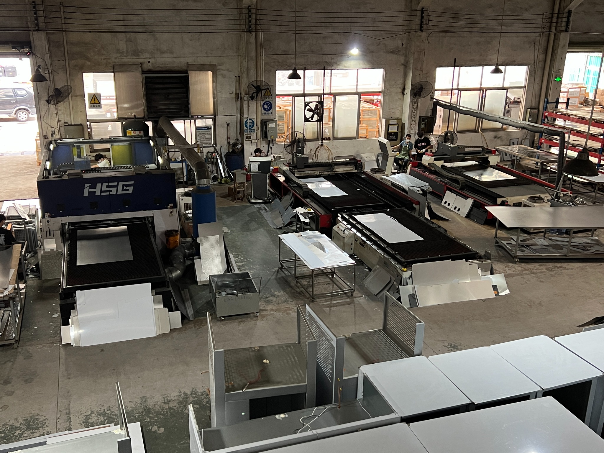 Sheet metal cutting workshop